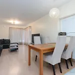 Padriku With A Balcony,near To Central,self Check In 24 7,free Parking アパート