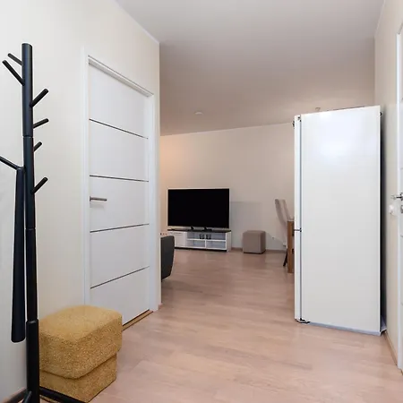 Padriku With A Balcony,near To Central,self Check In 24 7,free Parking Таллин