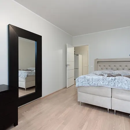 Padriku With A Balcony,near To Central,self Check In 24 7,free Parking Таллин