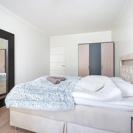 Appartement Padriku With A Balcony,near To Central,self Check In 24 7,free Parking *
