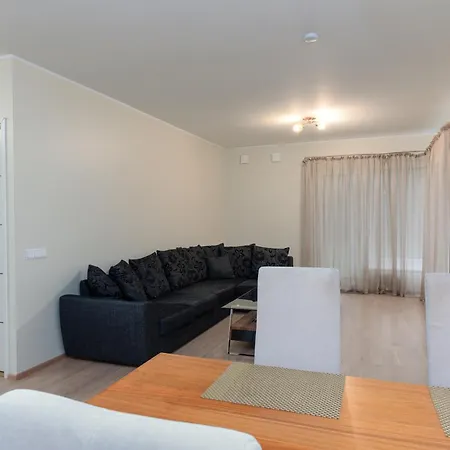 Padriku With A Balcony,near To Central,self Check In 24 7,free Parking Apartment *