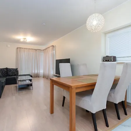 Padriku With A Balcony,near To Central,self Check In 24 7,free Parking Apartment